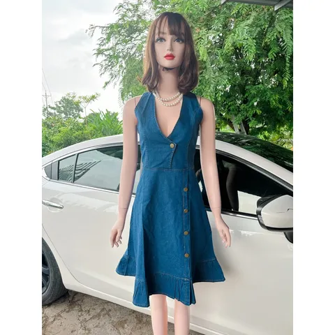 Đầm Jean đính nút  Hàng có sẵn giao ngay  Giá 290k Hàng Quảng châu  Chất Iiệu jean cao cấp chuyên hàng thiết kế