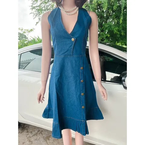 Đầm Jean đính nút  Hàng có sẵn giao ngay  Giá 290k Hàng Quảng châu  Chất Iiệu jean cao cấp chuyên hàng thiết kế