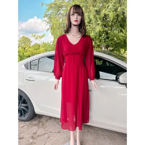 Đầm đính Ngọc cổ tim, vừa dây kéo vừa bo chun co giãn theo dáng người, có dây buộc eo ! 🔰 Chất liệu: vải voan chiffon