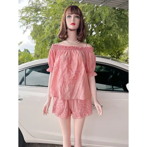 set gồm áo và quần thêu