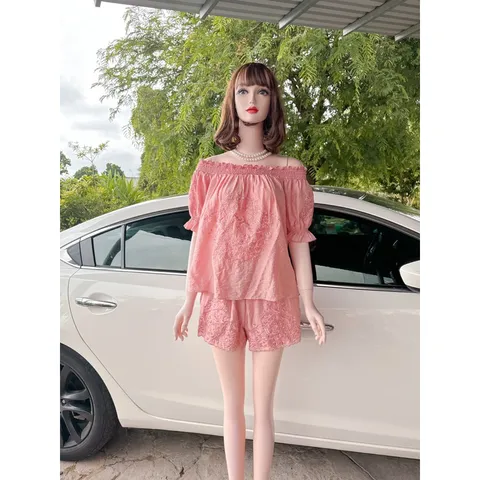 set gồm áo và quần thêu