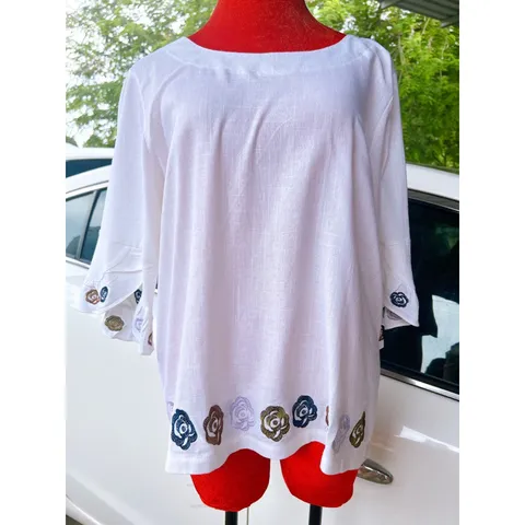 Áo linen hàng nhật thêu hoa màu hồng phấn Giá 190k Hàng có sẵn giao ngay Màu hồng và màu trắng