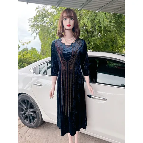 Đầm nhung tuyết cổ U ép đá thời trang trung niên cao cấp Giá 390k Hàng có sẵn giao ngay Có màu xanh lá + xanh đậm