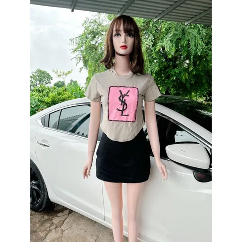Set áo đính kết + chân váy có sẵn lót quần  Hàng có sẵn giao ngay  Giá 290k/ cả set