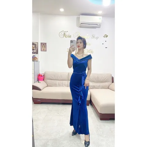 Đầm dạ hội nhung siêu sang Giá 390k HÀng có sẵn giao ngay Có màu xanh lá , đỏ và xanh coban Size: Eo tới 95 cm mặc vừa