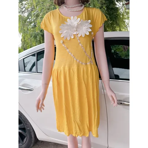 đầm đính hoa siêu đẹp Hàng có sẵn giao ngay  Giá 250k Chất liệu thun co giãn dễ mặc Có size tới 80kg