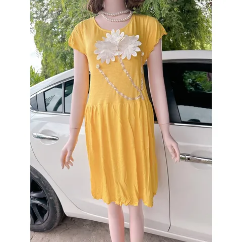 đầm đính hoa siêu đẹp Hàng có sẵn giao ngay  Giá 250k Chất liệu thun co giãn dễ mặc Có size tới 80kg