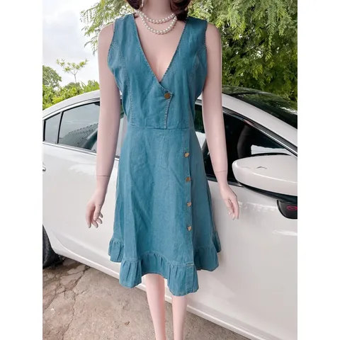 Đầm Jean đính nút  Hàng có sẵn giao ngay  Giá 250k Hàng Quảng châu  Chất Iiệu jean cao cấp