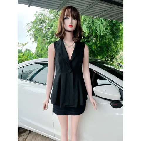 Set áo vesst + chân váy có sẵn lót quần  Hàng có sẵn giao ngay  Giá 290k/ cả set Màu đen Size SM