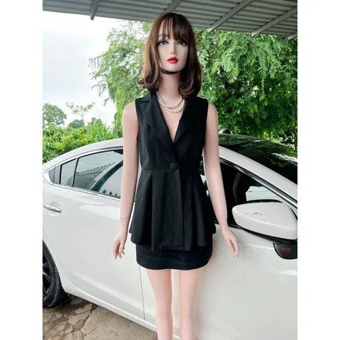 Set áo vesst + chân váy có sẵn lót quần  Hàng có sẵn giao ngay  Giá 290k/ cả set Màu đen Size SM
