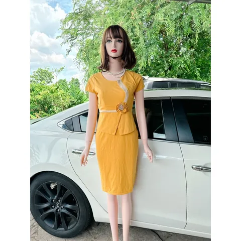 Đầm công sở thiết kế dáng ôm peplum phối chân váy dính liền kết hoa nổi Hàng có sẵn giao ngay  Giá 290k Chất liệu umi