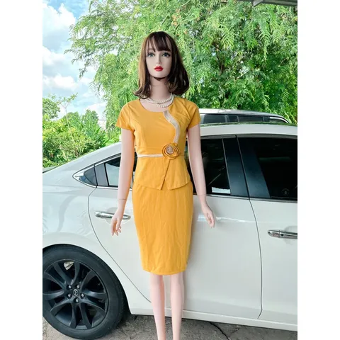 Đầm công sở thiết kế dáng ôm peplum phối chân váy dính liền kết hoa nổi Hàng có sẵn giao ngay  Giá 290k Chất liệu umi