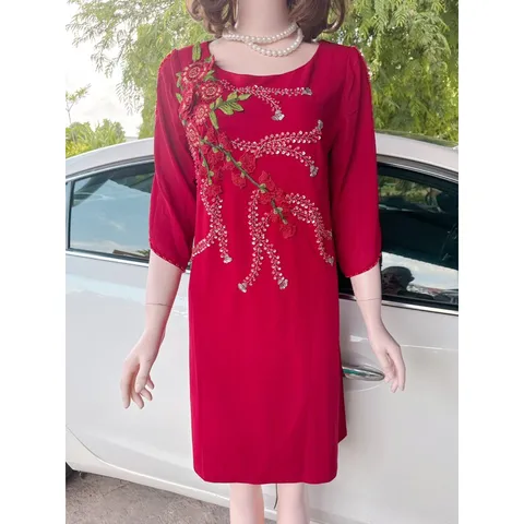 Đầm đính kết thêu hoa nổi Màu xanh đen + đỏ đô Giá 290k Hàng có sẵn giao ngay chuyên hàng thiết kế