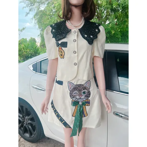 Set áo thêu đính kết +  chân váy đính kết nổi Hàng có sẵn giao ngay ML Giá 490k/ cả set Màu kem Hàng siêu cấp
