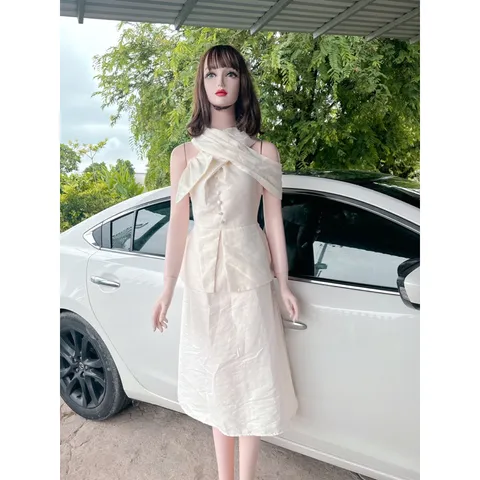 Đầm Tafta thiết kế trễ vai cách điệu phối nơ ngực  Hàng có sẵn giao ngay  Đủ size SML Màu kem Giá 290k Hàng new