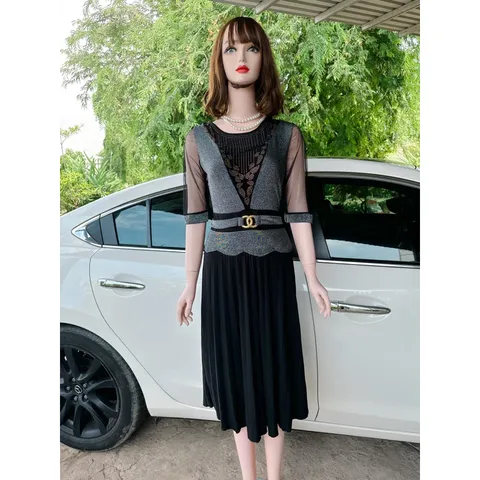 đầm trung niên cao cấp .chất vải solen mền mịn. co giản nhẹ..form  dài. có lót trong. sang trọng Giá 290k Hàng có sẵn