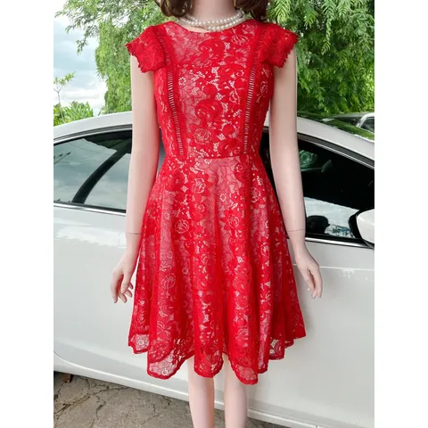 Đầm tiệc ren xoè quý phái có mút ngực , màu đỏ ren Giá 299k Hàng có sẵn giao ngay.  Size SM Đup lót 2 lớp