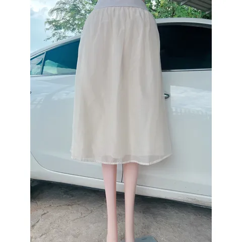 Chân váy màu nude siêu đẹp Giá 190k Đúp lót 2 lớp HÀng có sẵn giao ngay Phía eo sau có bo chun co giãn dễ mặc