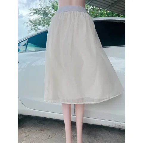 Chân váy màu nude siêu đẹp Giá 190k Đúp lót 2 lớp HÀng có sẵn giao ngay Phía eo sau có bo chun co giãn dễ mặc