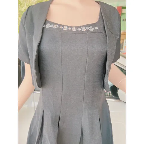 SET ĐẦM 2 DÂY KÈM ÁO KHOÁC ĐÍNH ĐÁ Màu đen Giá 320k Hàng có sẵn giao ngay