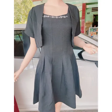 SET ĐẦM 2 DÂY KÈM ÁO KHOÁC ĐÍNH ĐÁ Màu đen Giá 320k Hàng có sẵn giao ngay