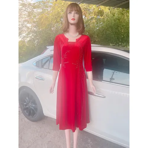 Đầm dự tiệc trung niên sang trọng cho mẹ chất vải nhung tuyết mềm mại chống nhăn đính cườm cao cấp. Giá 390k