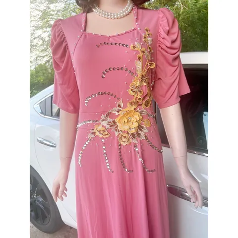 • Đầm Trung Niên Dự Tiệc Sang Trọng Thiết kế dáng đầm suông bigsize nổi bật, tay lỡ,  • Sản phẩm gồm nhiều size