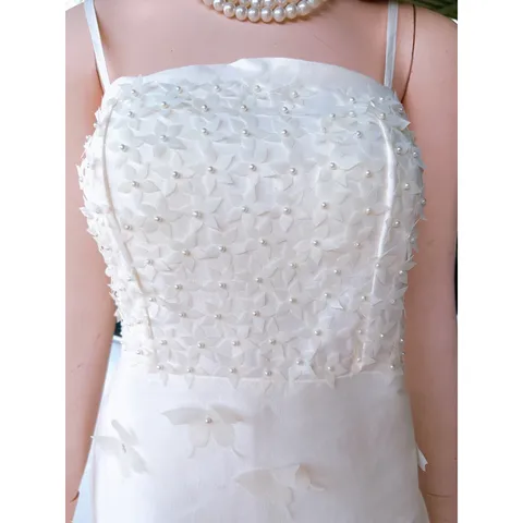 đầm tiệc 2 dây + kèm áo khoác màu kem Giá 390k Hàng có sẵn giao ngay L Chất liệu tapta cao cấp Có sẵn mút ngực