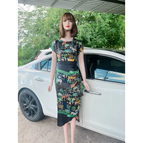 Đầm lụa siêu đẹp Hàng có sẵn giao ngay Chất liệu lụa siêu đẹp, nhẹ, không nhăn, không rút, mềm mát Giá 450k Hàng có sẵn