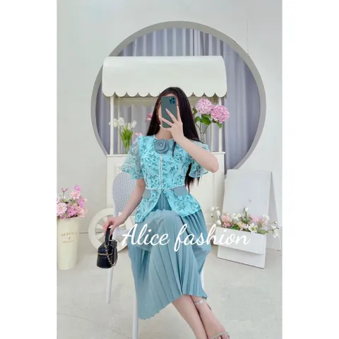 Đầm hoa thiết kế chạy viền ngọc xếp ly cài hoa Hàng có sẵn giao ngay Đủ size Hàng cao cấp Chất liệu áo voan tơ