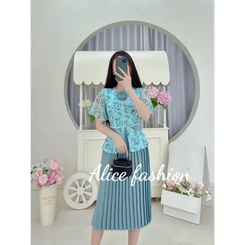 Đầm hoa thiết kế chạy viền ngọc xếp ly cài hoa Hàng có sẵn giao ngay Đủ size Hàng cao cấp Chất liệu áo voan tơ