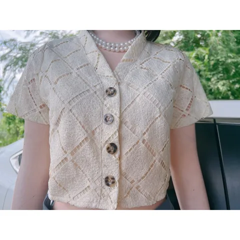 Áo ren kim cương , màu nude đơn giản dành cho nữ Giá 150k Hàng có sẵn giao ngay Áo dạng crop top, dễ phối đồ