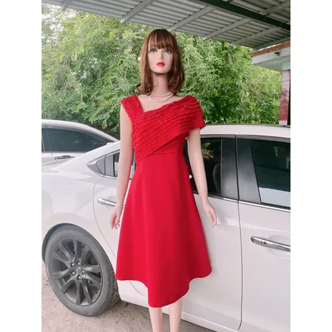 Đầm dáng Dài cổ cách điệu lệch vai  chất tafta đỏ cao cấp sang trọng Giá 390k Hàng coa sẵn giao ngay