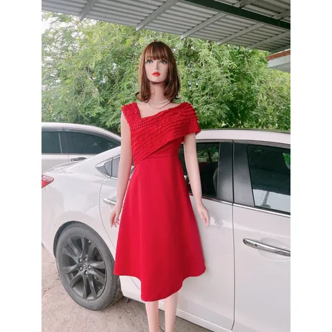 Đầm dáng Dài cổ cách điệu lệch vai  chất tafta đỏ cao cấp sang trọng Giá 390k Hàng coa sẵn giao ngay