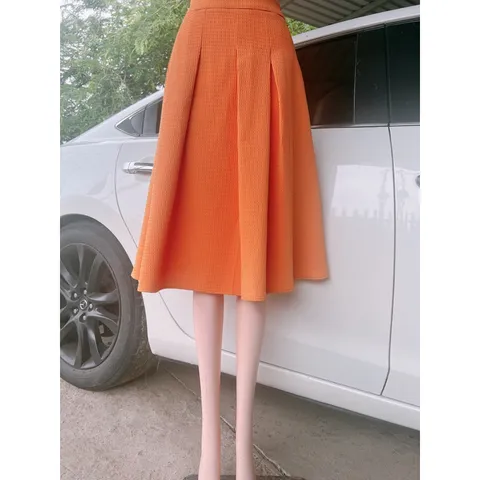 Chân váy gấm xốp xếp li xòe  Hàng chính chủ ND Hàng có sẵn giao ngay M Giá 190k/ chân váy  Màu cam