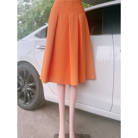 Chân váy gấm xốp xếp li xòe  Hàng chính chủ ND Hàng có sẵn giao ngay M Giá 190k/ chân váy  Màu cam
