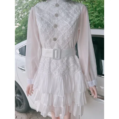 Đầm  TRẮNG XOÈ TẦNG KÈM ĐAI Hàng chính chủ-DVC Giá 390k, người ta đang bán gần 7xx Hang có sẵn giao ngay Đủ size