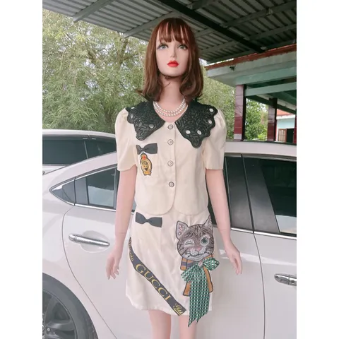 Set áo thêu đính kết +  chân váy đính kết nổi Hàng có sẵn giao ngay M Giá 490k/ cả set Màu kem Hàng siêu cấp