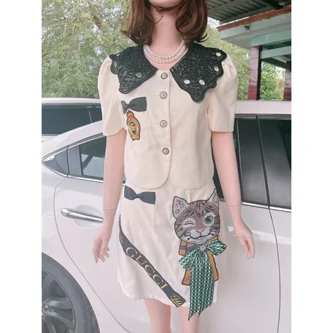 Set áo thêu đính kết +  chân váy đính kết nổi Hàng có sẵn giao ngay M Giá 490k/ cả set Màu kem Hàng siêu cấp