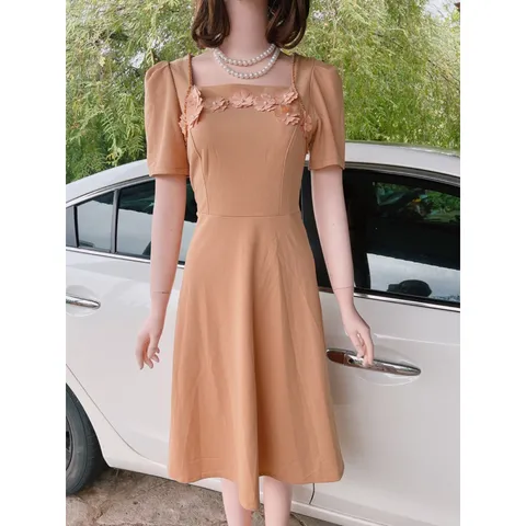 Đầm đính hoa cao cấp Màu nude Chất liệu umi co giãn dễ chịu Hàng coa sẵn giao ngay Giá 290k Dưới 75 kg mặc đẹp
