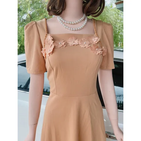 Đầm đính hoa cao cấp Màu nude Chất liệu umi co giãn dễ chịu Hàng coa sẵn giao ngay Giá 290k Dưới 75 kg mặc đẹp