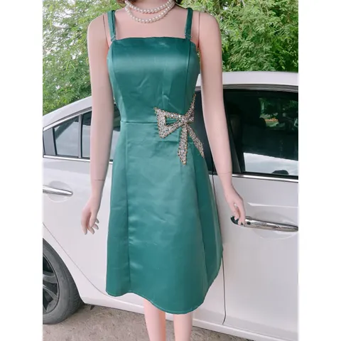 đầm đi tiệc sang chảnh   2 dây phối nơ đá Coa sẵn mút ngực Giá 290k/ đầm Hàng có sẵn giao ngay màu trắng  Đính đá đẹp
