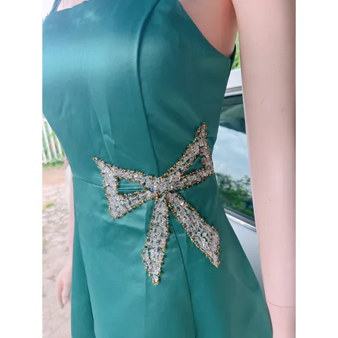 đầm đi tiệc sang chảnh   2 dây phối nơ đá Coa sẵn mút ngực Giá 290k/ đầm Hàng có sẵn giao ngay màu trắng  Đính đá đẹp