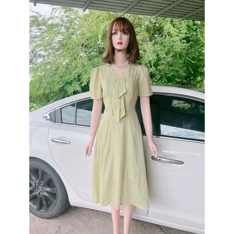Đầm đính ngọc màu xanh cốm Hàng có sẵn giao ngay Chất liệu thô hoa siêu đẹp Giá 290k Đúp lót 2 lớp Phía sau có bo chun