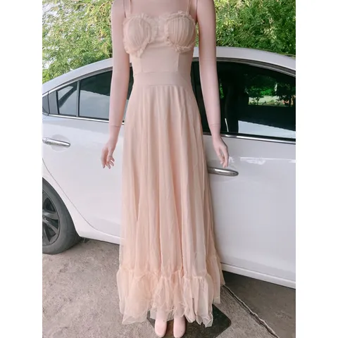Đầm maxi 2 dây cách điệu phần ngực Màu nude Có sẵn mút ngực Giá 390k Hàng có sẵn giao ngay Dáng dài
