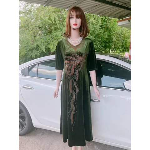 Đầm nhung siêu đẹp Giá 390k Hàng có sẵn giao ngay Hình chụp thật 100% Màu đen,  xanh đen , rêu , lý