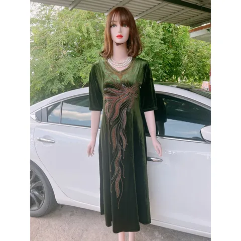 Đầm nhung siêu đẹp Giá 390k Hàng có sẵn giao ngay Hình chụp thật 100% Màu đen,  xanh đen , rêu , lý