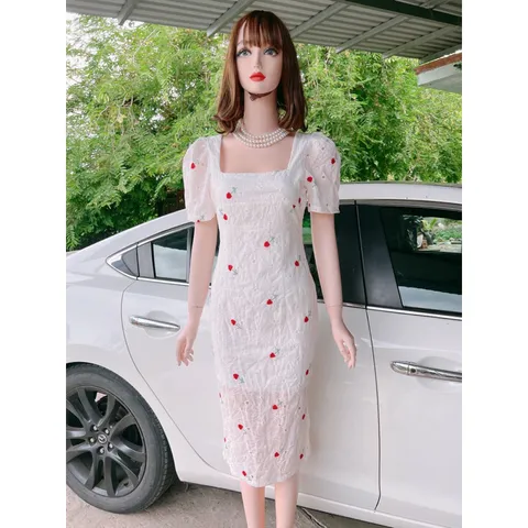Đầm Midi Dáng Dài Tone Trắng Mix Hoa Đỏ Cổ Vuông Tone Trắng Tinh Khôi Style Sang Trọng, Tiểu Thư Nhẹ Nhàng Giá 290k