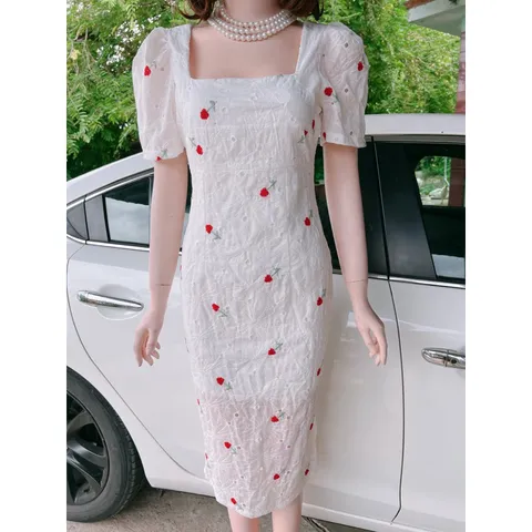 Đầm Midi Dáng Dài Tone Trắng Mix Hoa Đỏ Cổ Vuông Tone Trắng Tinh Khôi Style Sang Trọng, Tiểu Thư Nhẹ Nhàng Giá 290k