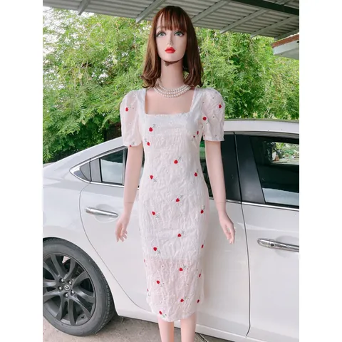 Đầm Midi Dáng Dài Tone Trắng Mix Hoa Đỏ Cổ Vuông Tone Trắng Tinh Khôi Style Sang Trọng, Tiểu Thư Nhẹ Nhàng Giá 290k